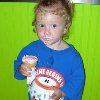 01-little-girl-enjoys-ice-cream-at-the-creamery-at-daddy-joes
